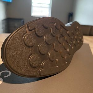 I’m selling these shoes because they’re are way to big fro me.